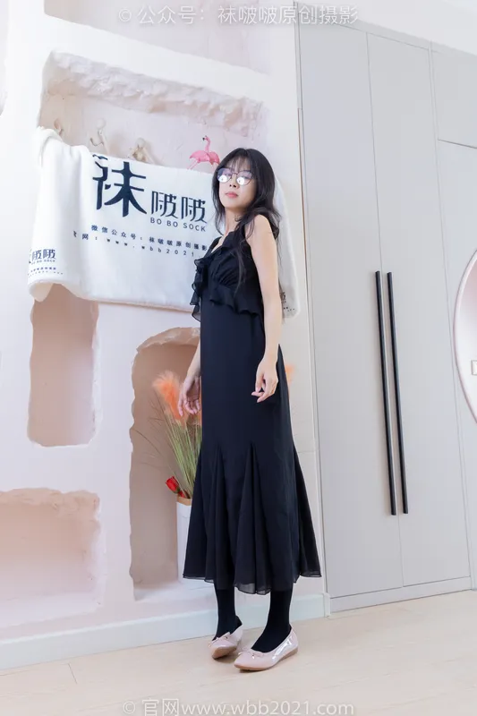 [BoBoSocks袜啵啵] NO.511 奶油-平底鞋、厚黑丝、做瑜伽动作时老头乐挠脚剧情（超长花絮版） - BoBoSocks袜啵啵